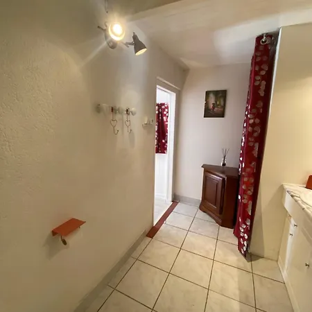 فندق مبيت وإفطار Location Climatisee Exterieur Et Piscine Robiac