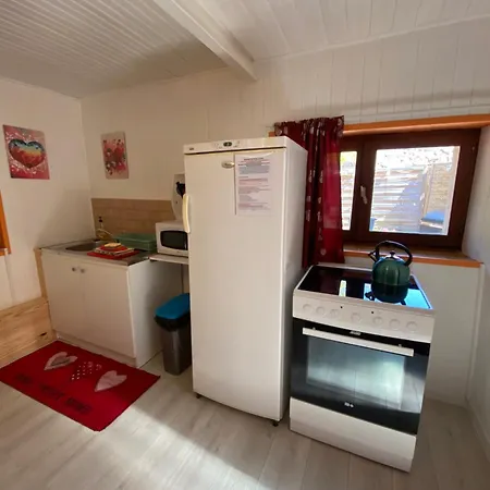 Bed & Breakfast Location Climatisee Exterieur Et Piscine 3*